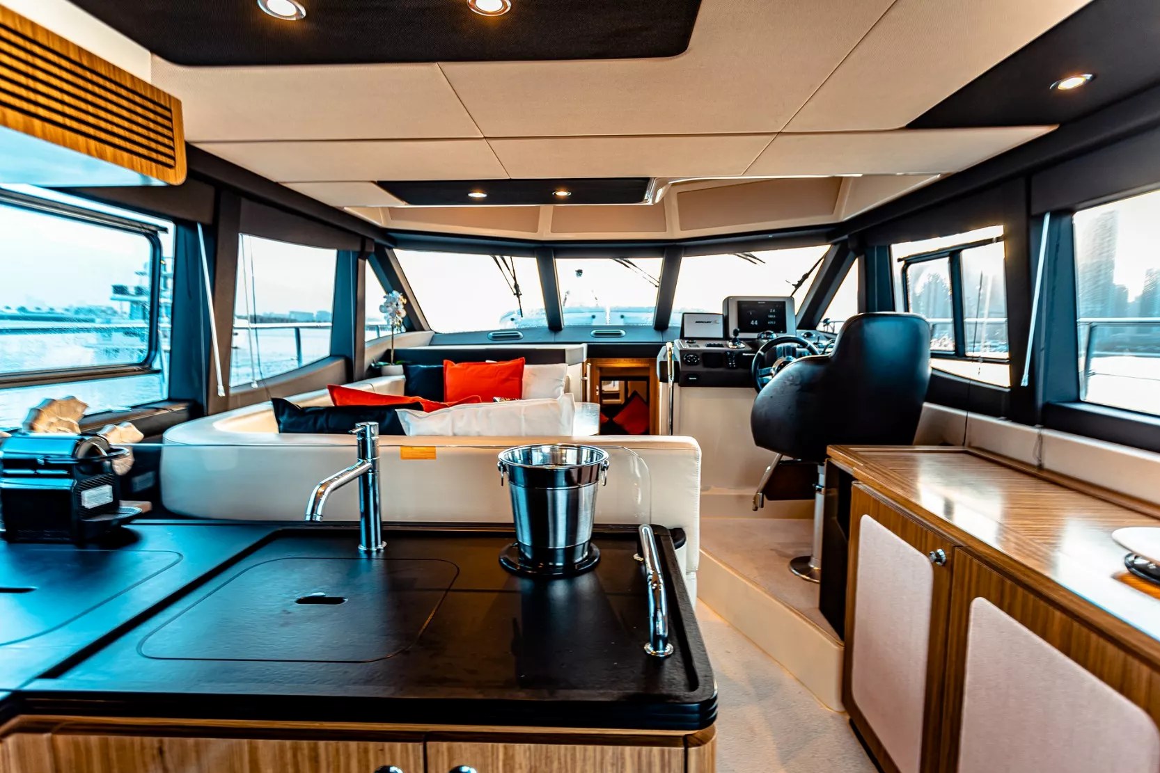 Azimut Magellano 43 ft, gallery image 13