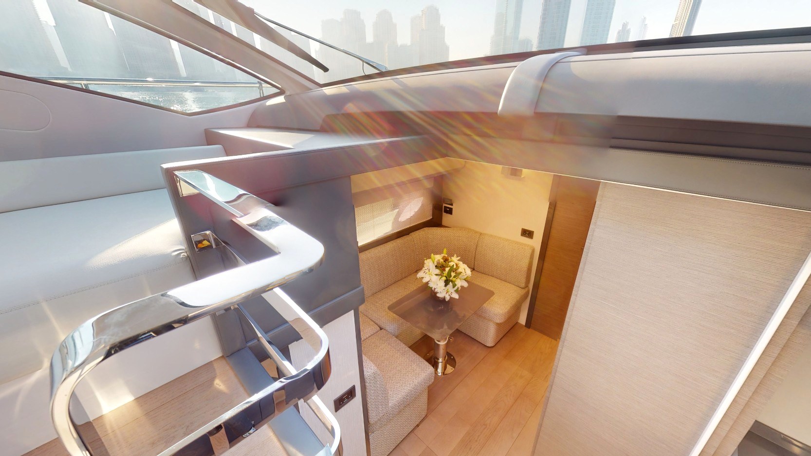 Pershing 5X Pearl White, gallery image 10