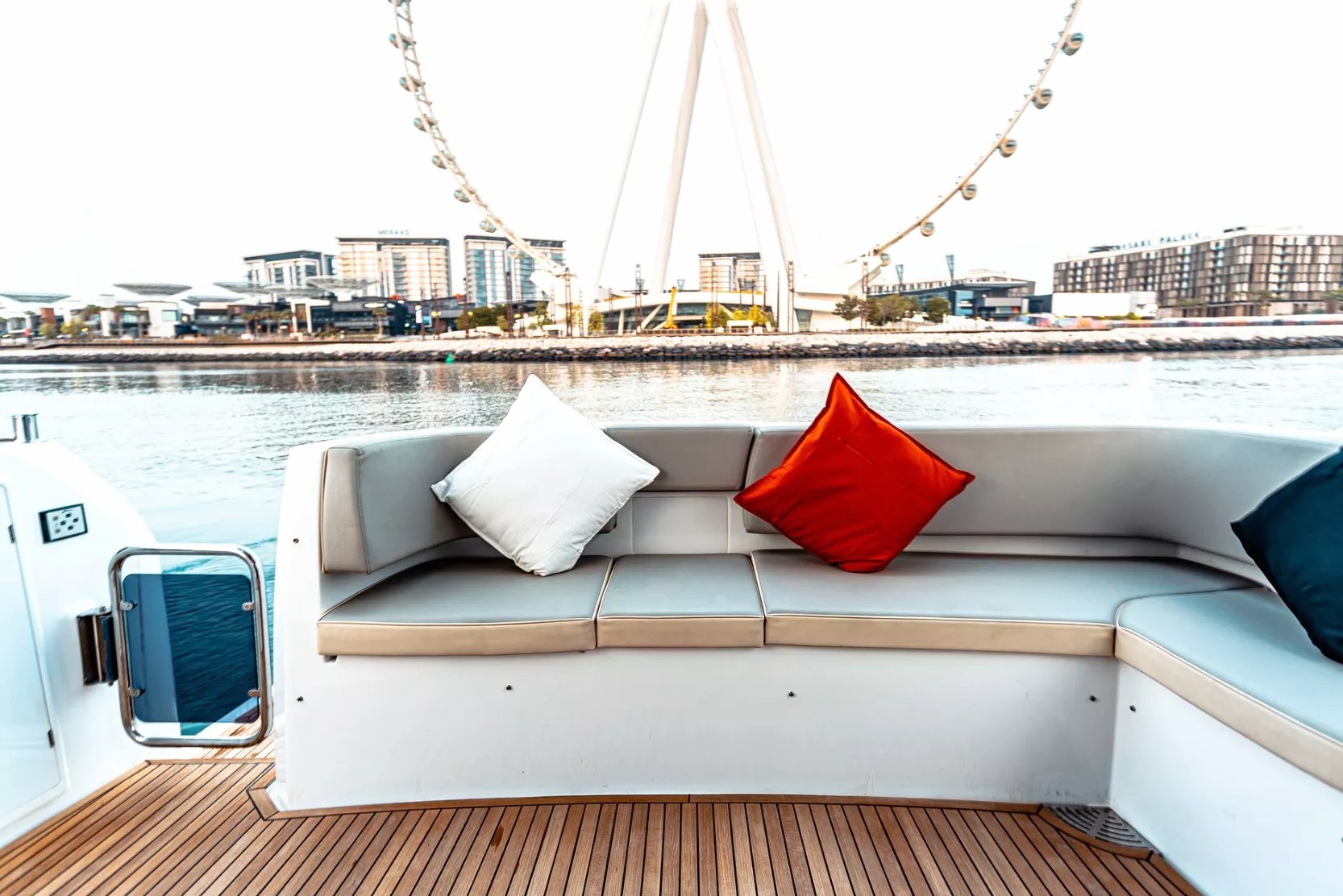 Azimut Magellano 43 ft, gallery image 3