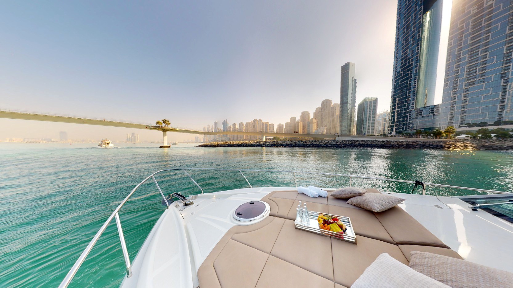 Pershing 5X Pearl White, gallery image 3
