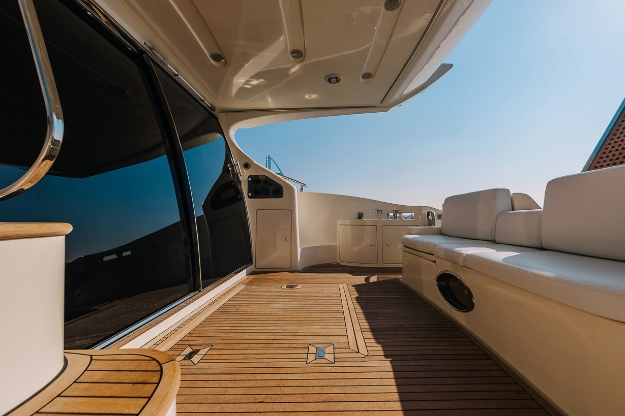 Azimut 8ofUs, gallery image 2