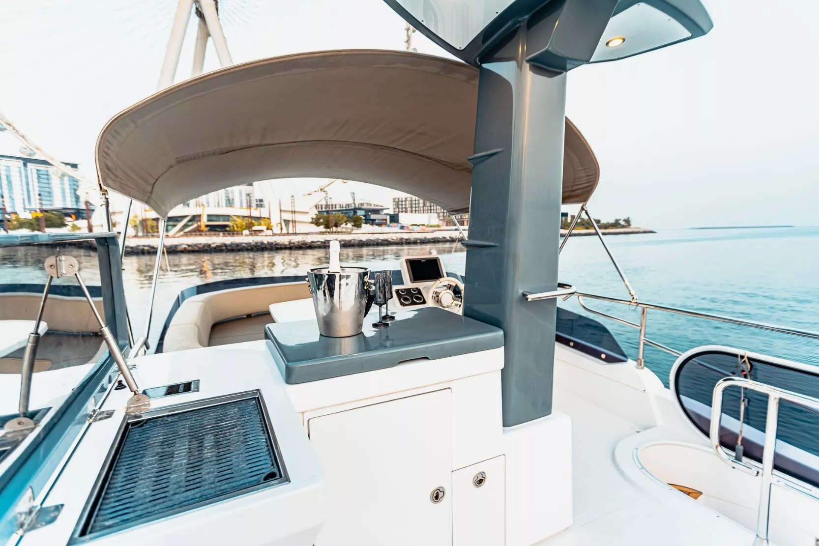 Azimut Magellano 43 ft, gallery image 10