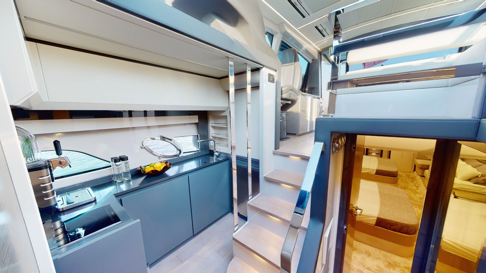 Pershing 5X Pearl White, gallery image 4