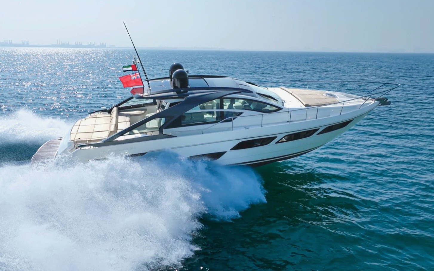 Pershing 5X Pearl White, private yacht