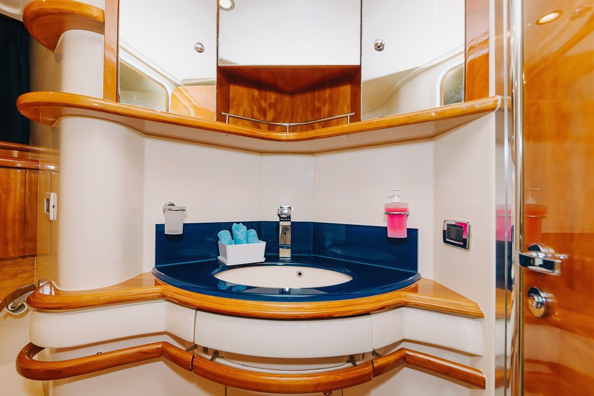Azimut 8ofUs, gallery image 7